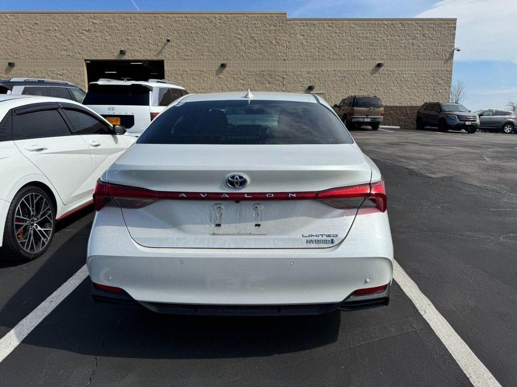 Toyota Avalon 2021