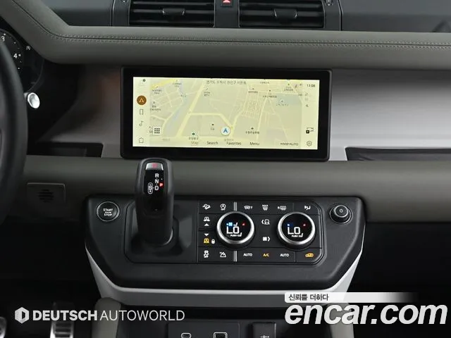 Land Rover Defender 2024
