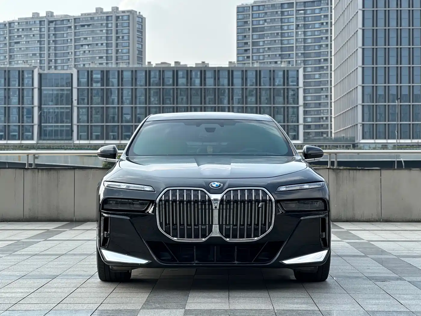 BMW i7 2024