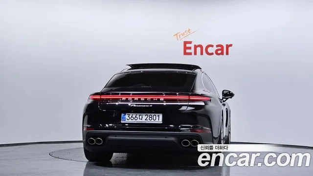 Porsche Panamera 2025