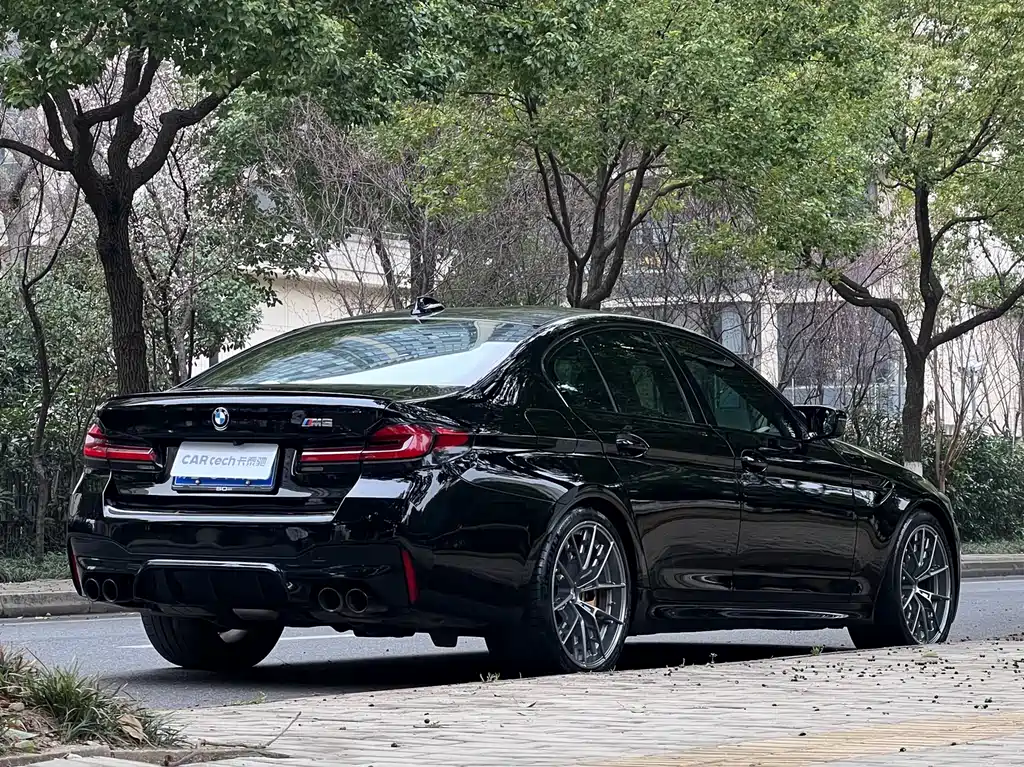 BMW M5 2021