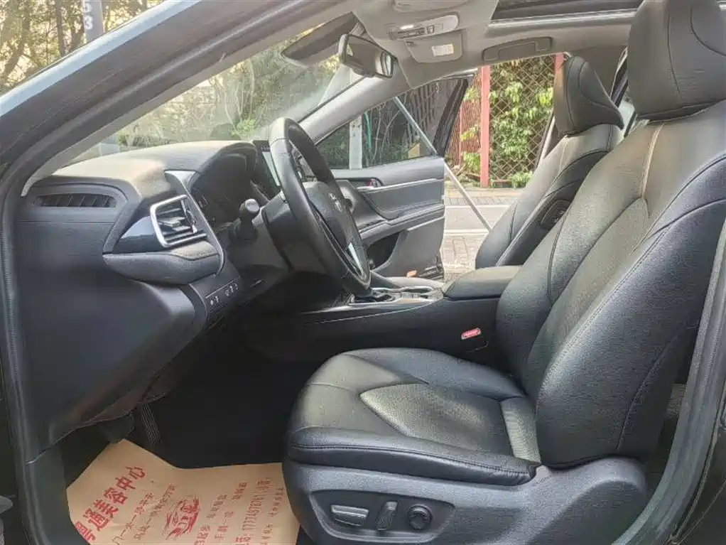 Toyota Camry 2021