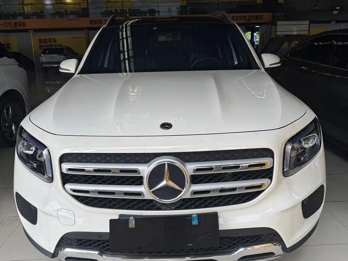 Mercedes-Benz GLB 2023
