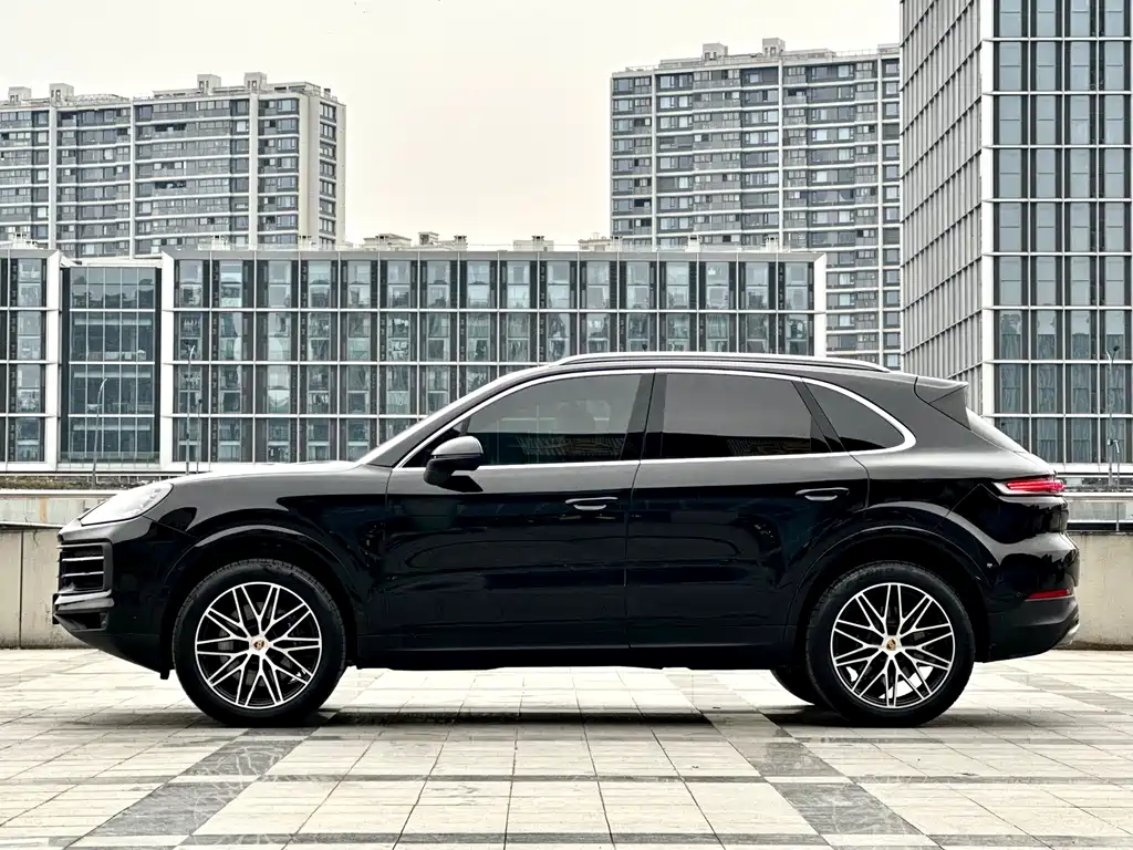 Porsche Cayenne 2024