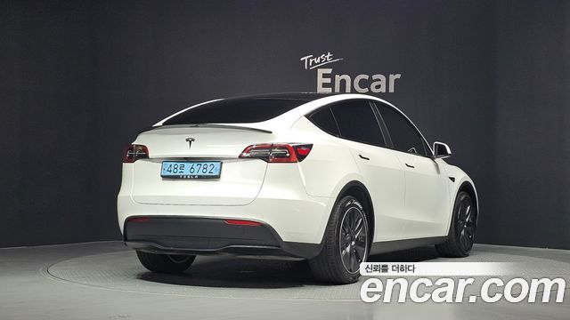Tesla Model Y 2021