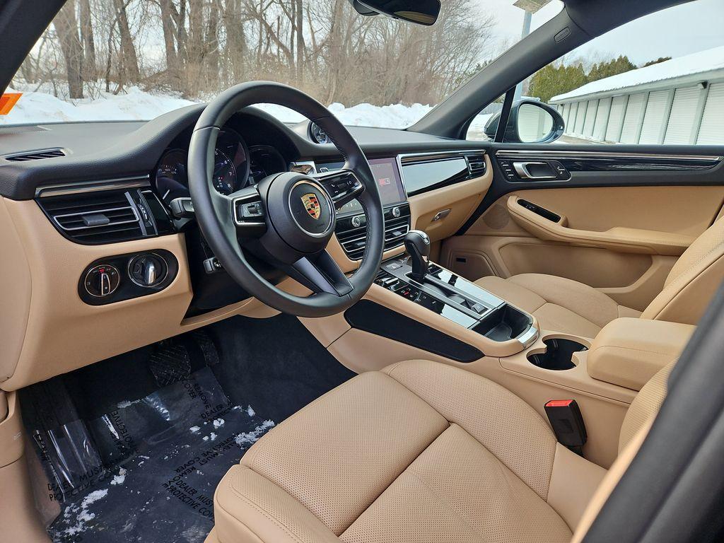 Porsche Macan 2025