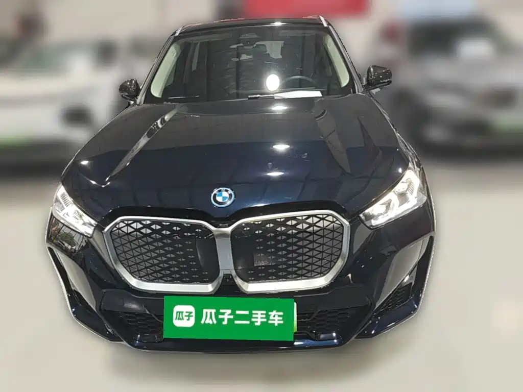 BMW iX1 2025