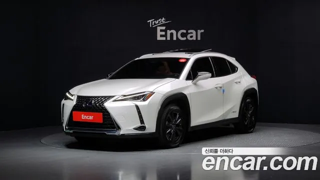 Lexus UX 2021