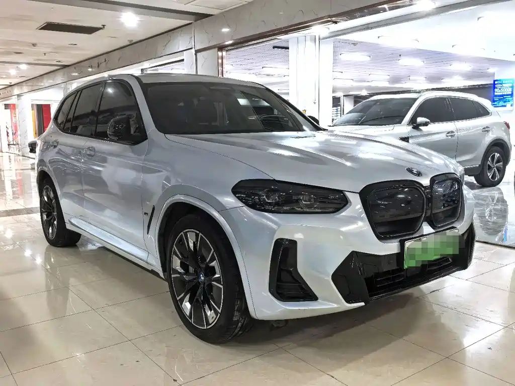 BMW iX3 2022