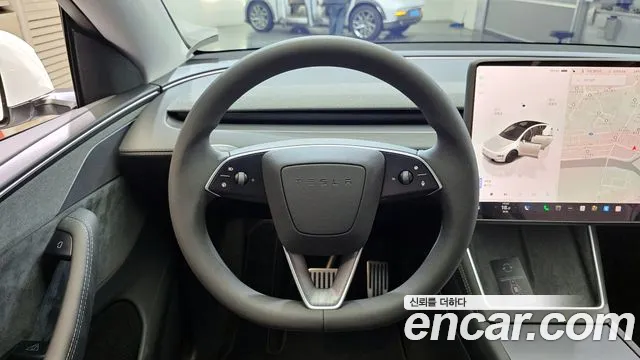 Tesla Model Y 2025