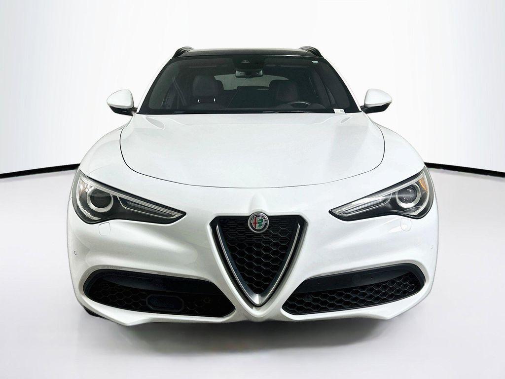 Alfa Romeo Stelvio 2023