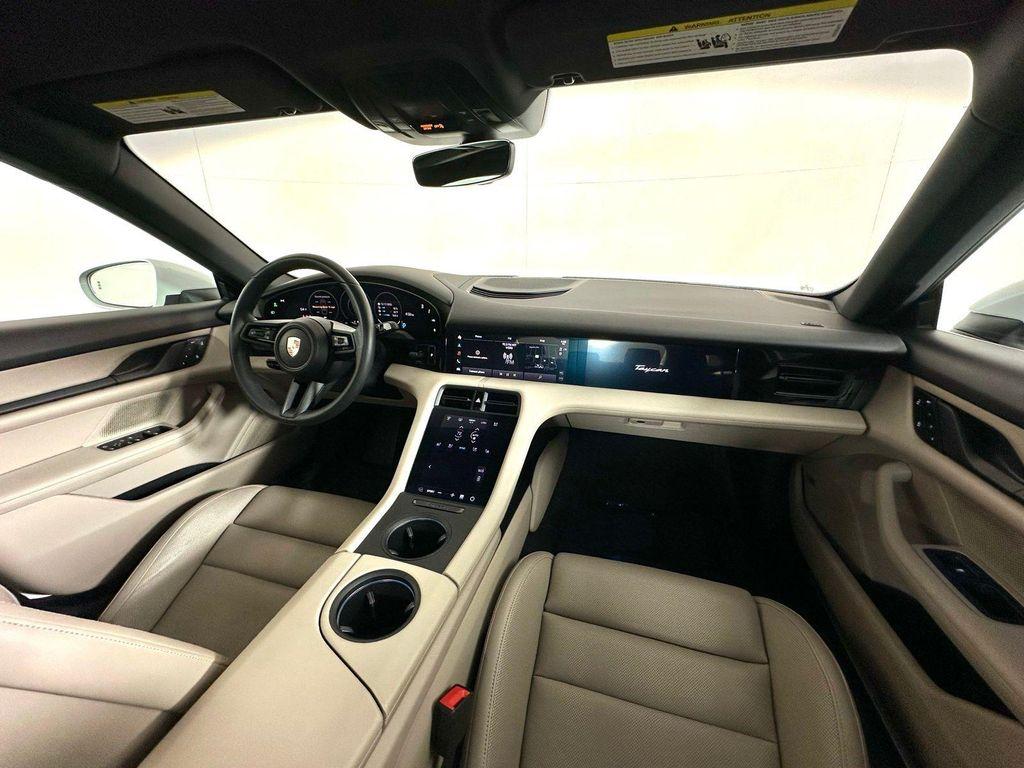 Porsche Taycan 2023
