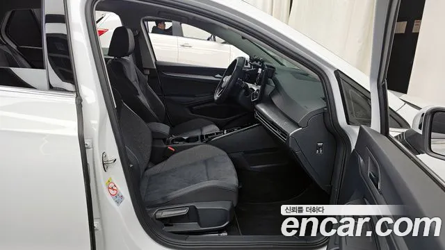 Volkswagen Golf 2025