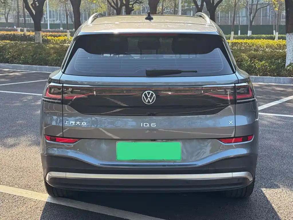 Volkswagen ID.6 2022