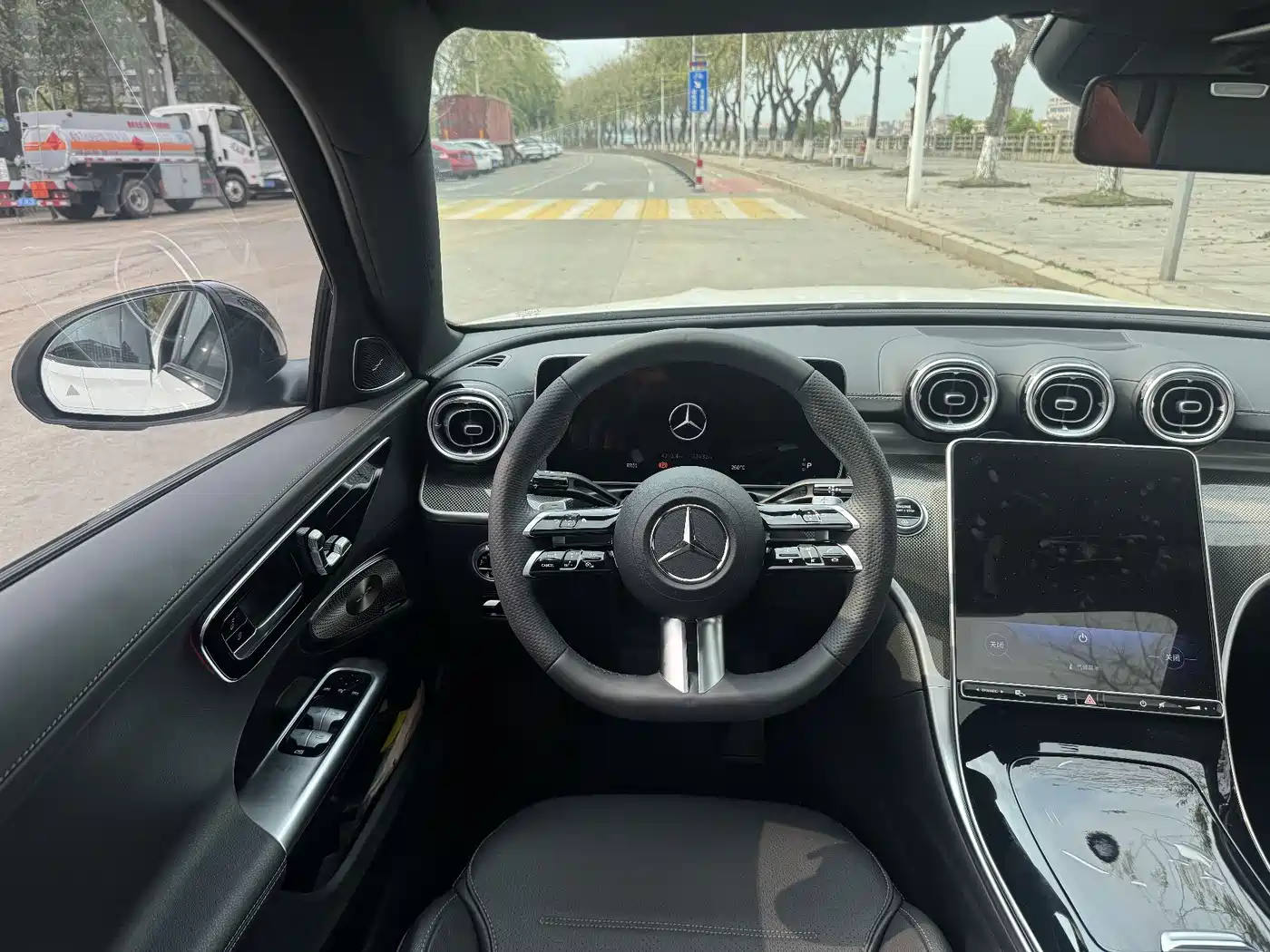 Mercedes-Benz C-Класс 2023