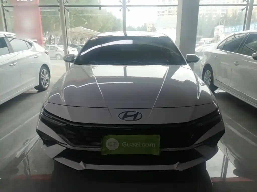 Hyundai Elantra 2024