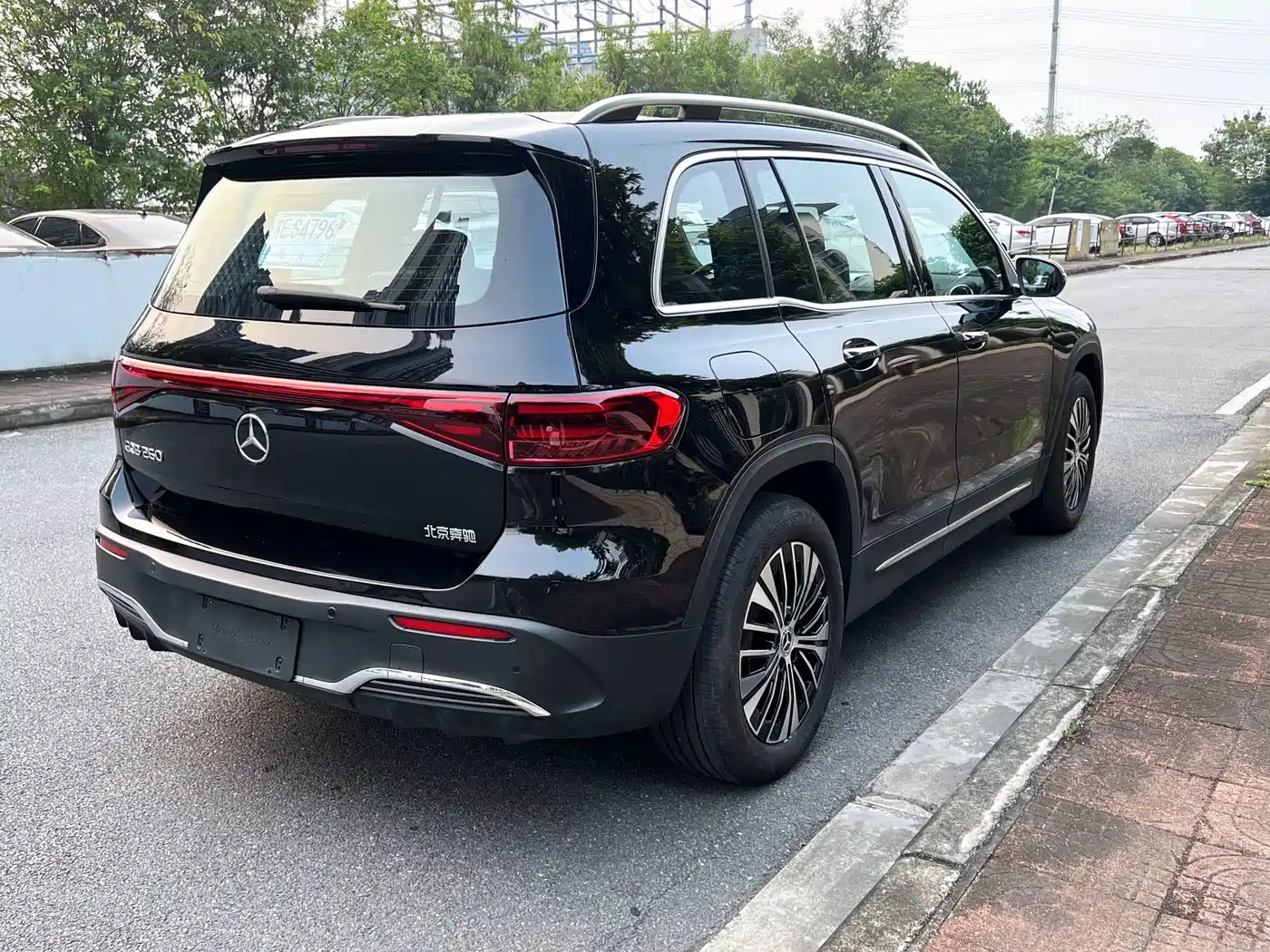 Mercedes-Benz EQB 2025