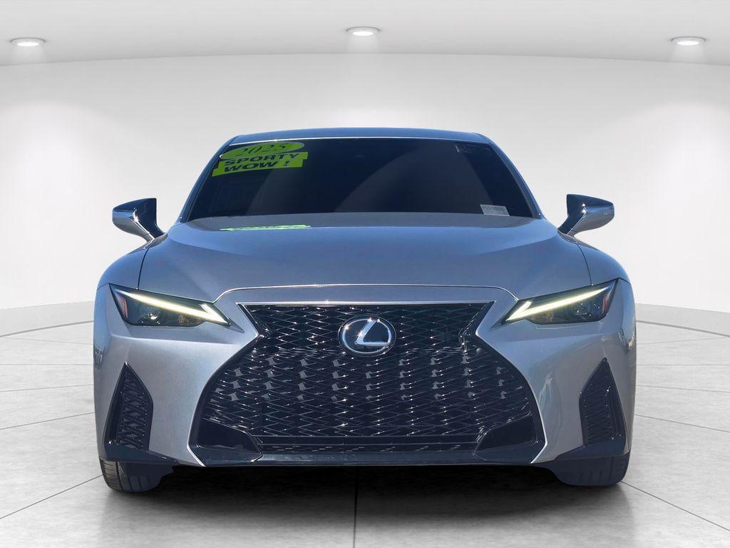 Lexus IS 300 2025