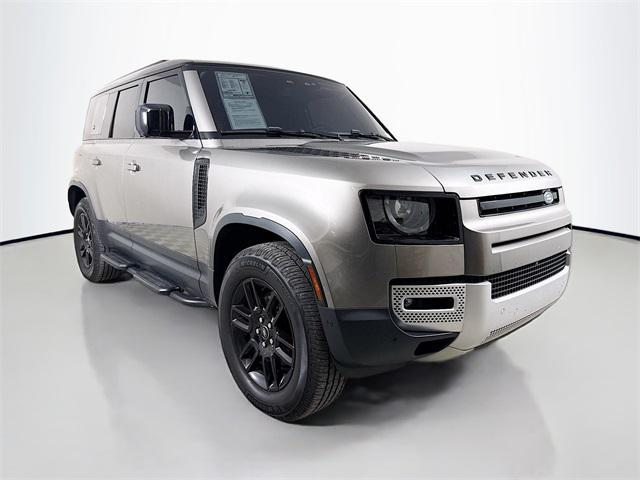 Land Rover Defender 2024
