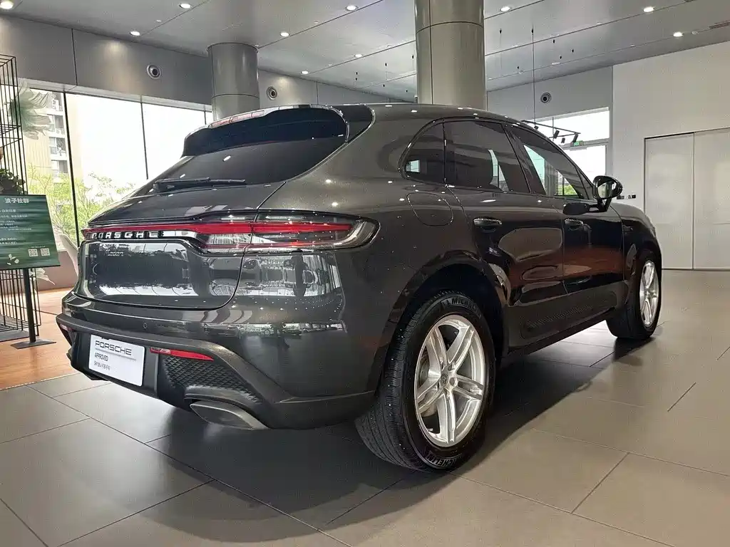 Porsche Macan 2024