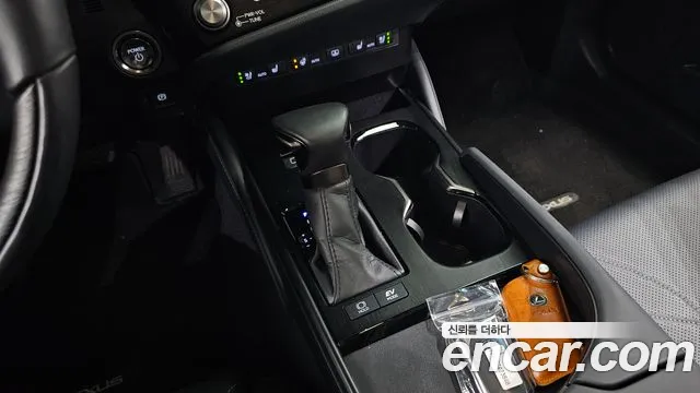 Lexus ES 2024