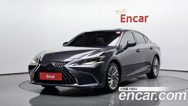 Lexus ES 2022