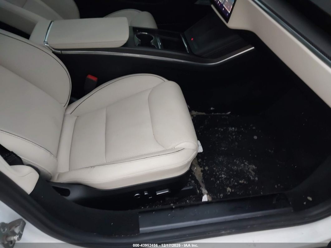 Tesla Model S 2021