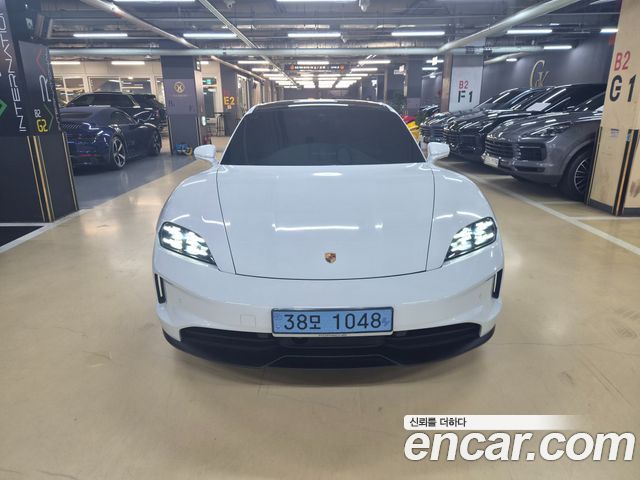 Porsche Taycan 2025