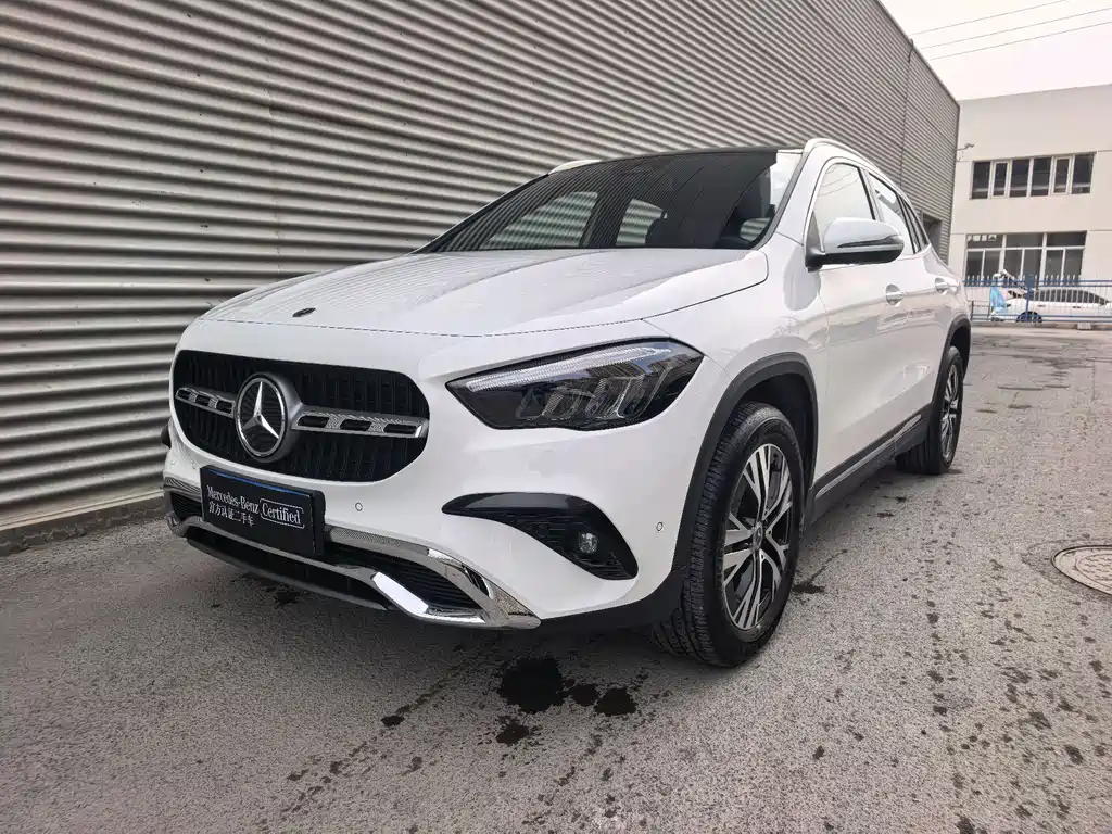 Mercedes-Benz GLA 2024