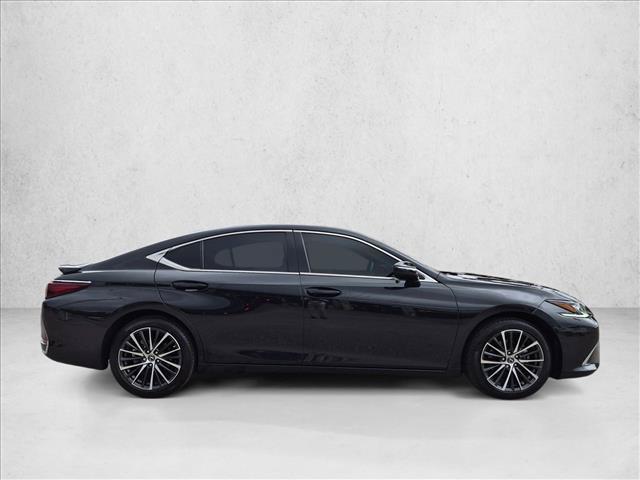 Lexus ES 2024