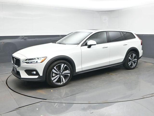 Volvo V60 Cross Country 2023