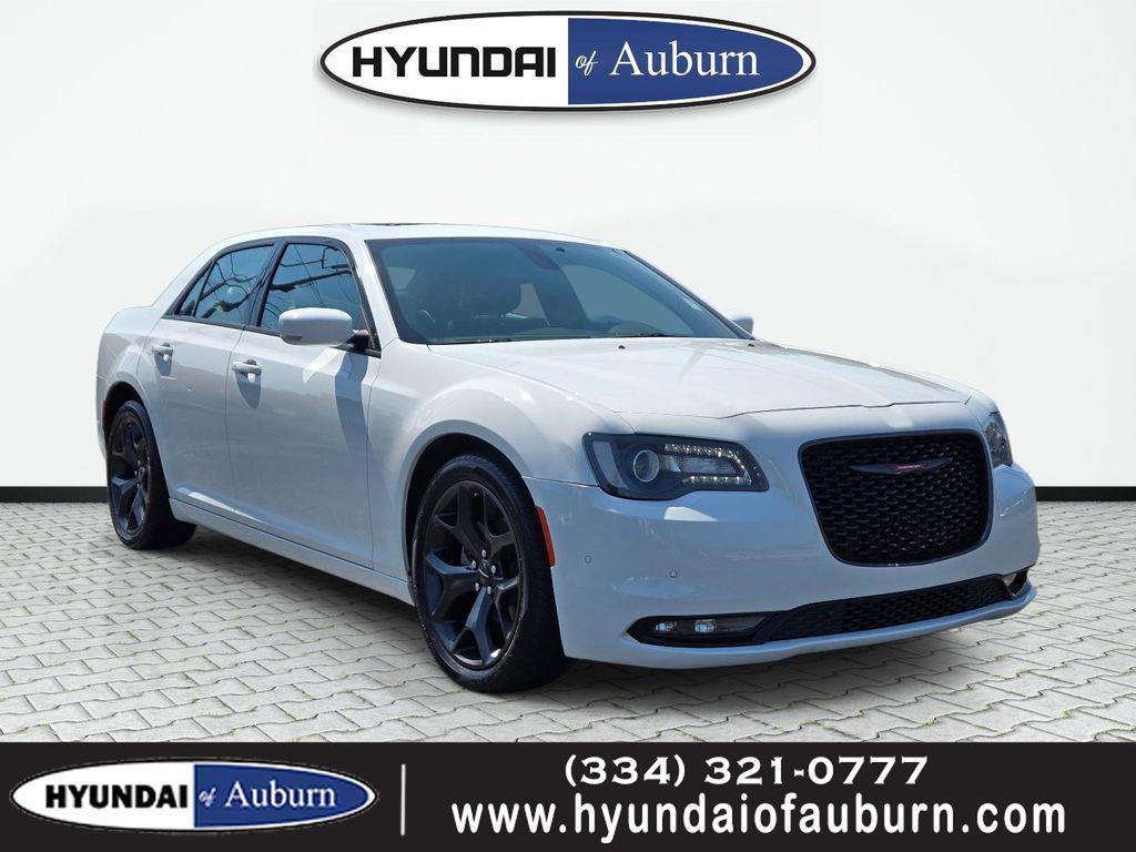 Chrysler 300 2023