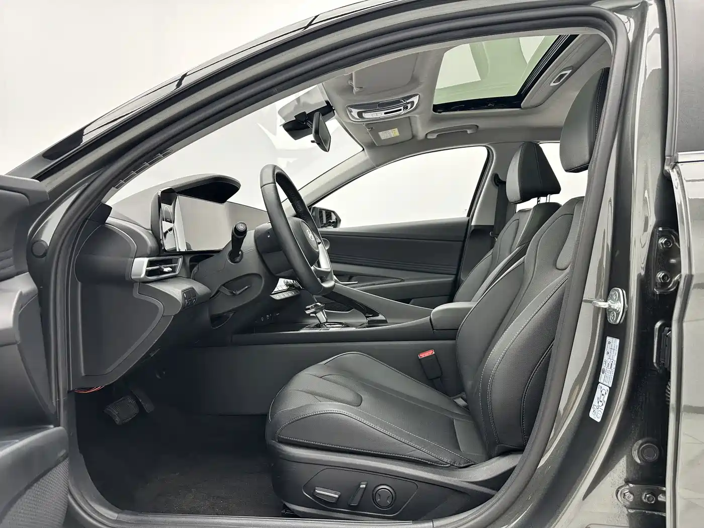 Hyundai Elantra 2023