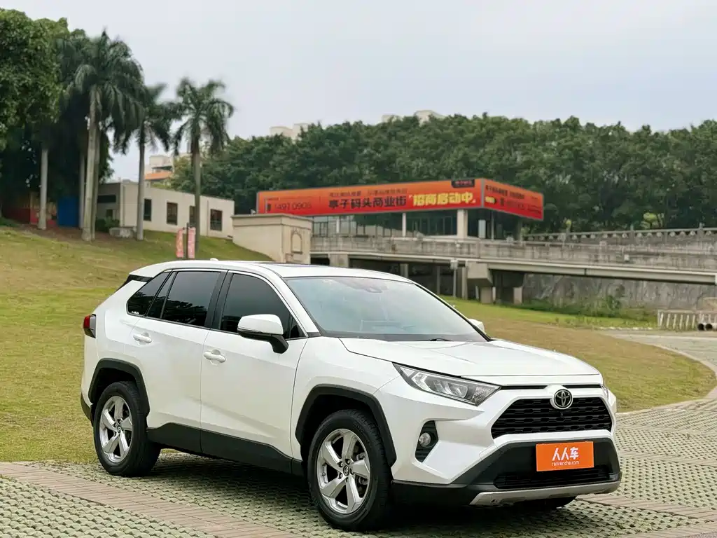 Toyota RAV4 2021