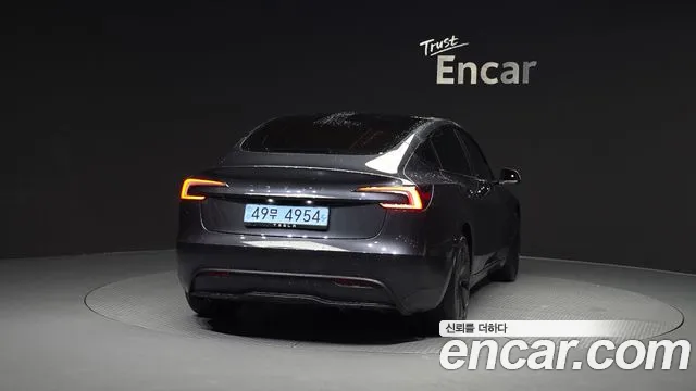 Tesla Model 3 2025