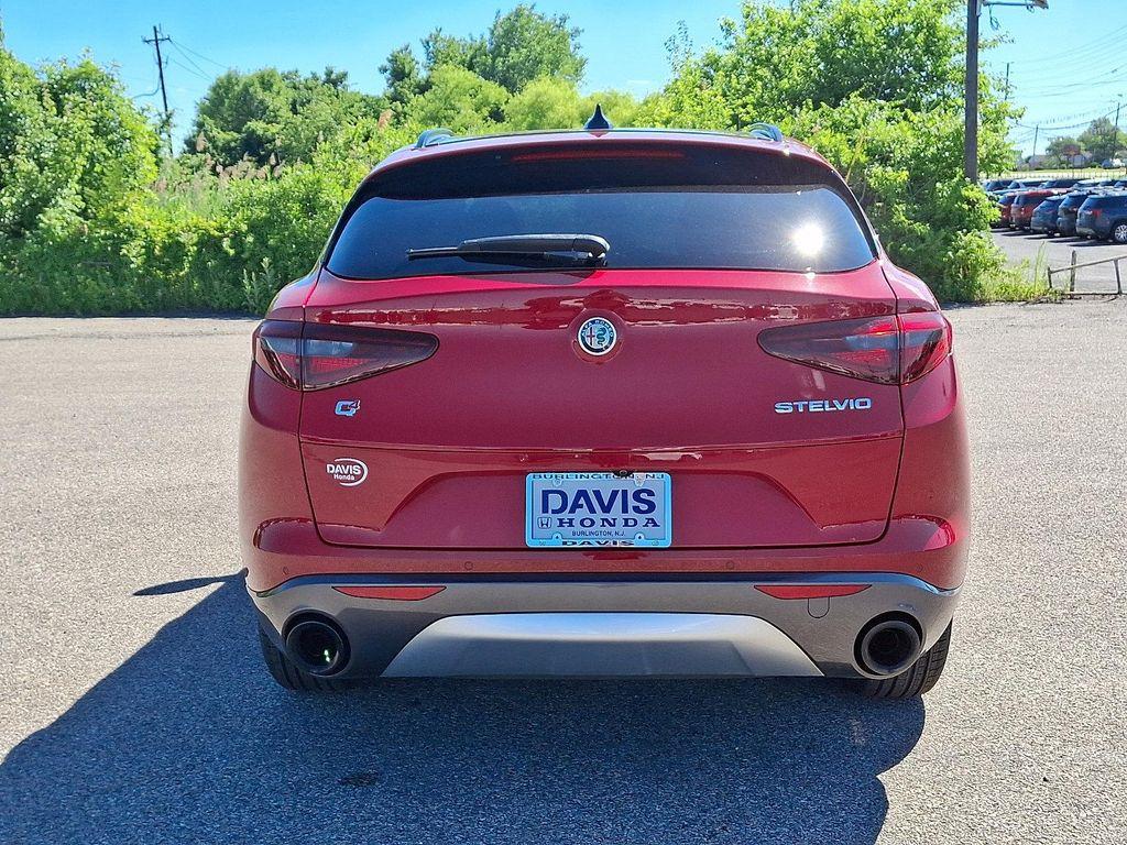 Alfa Romeo Stelvio 2023