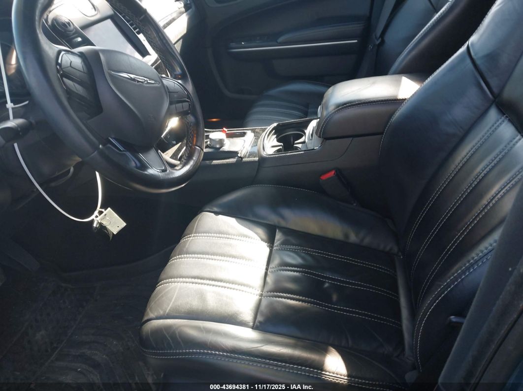 Chrysler 300 2020