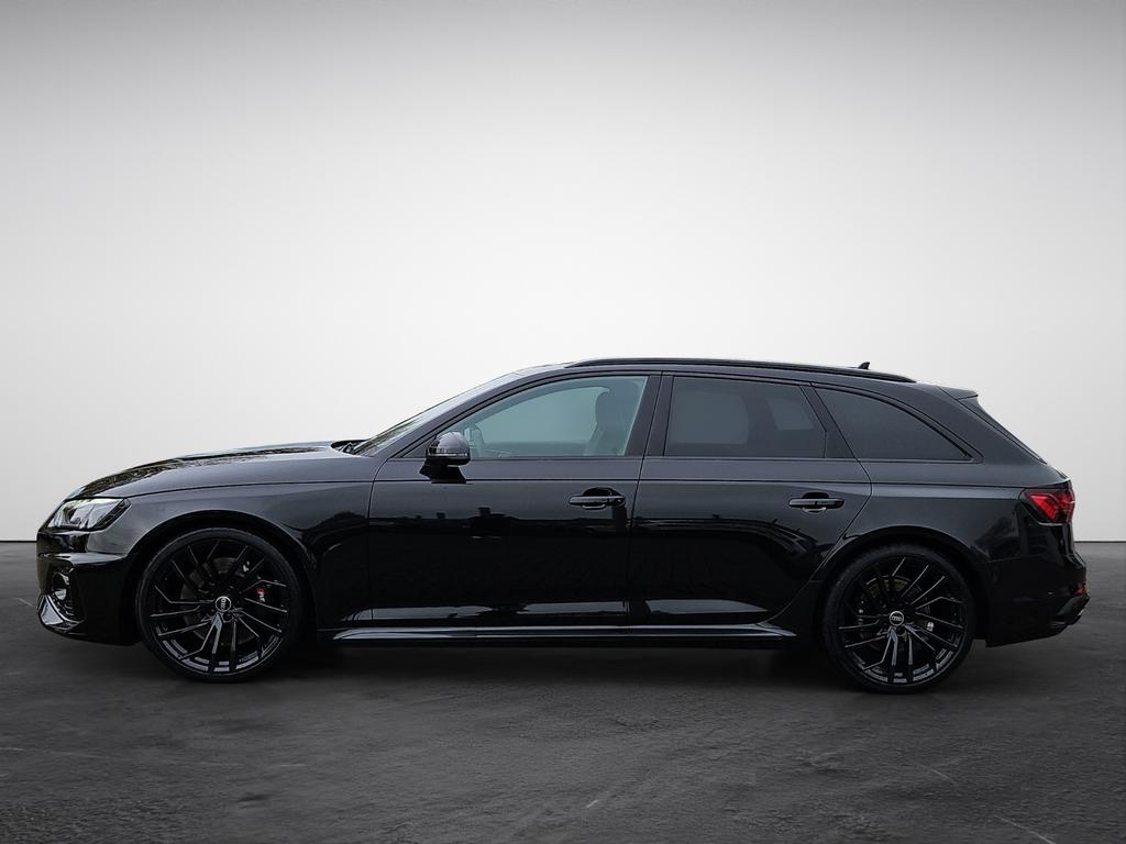 Audi RS4 2023
