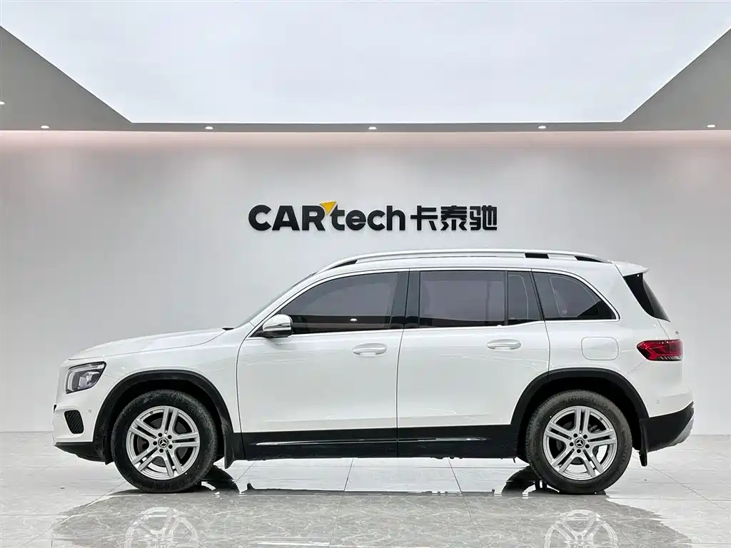 Mercedes-Benz GLB 2023