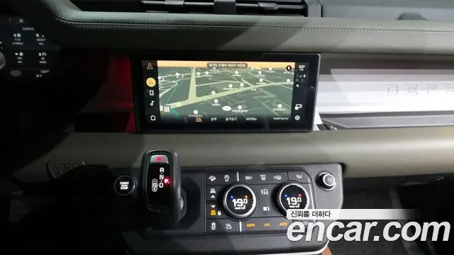 Land Rover Defender 2022