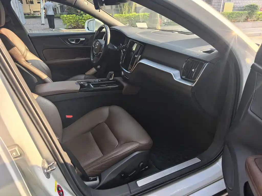 Volvo S60 2021
