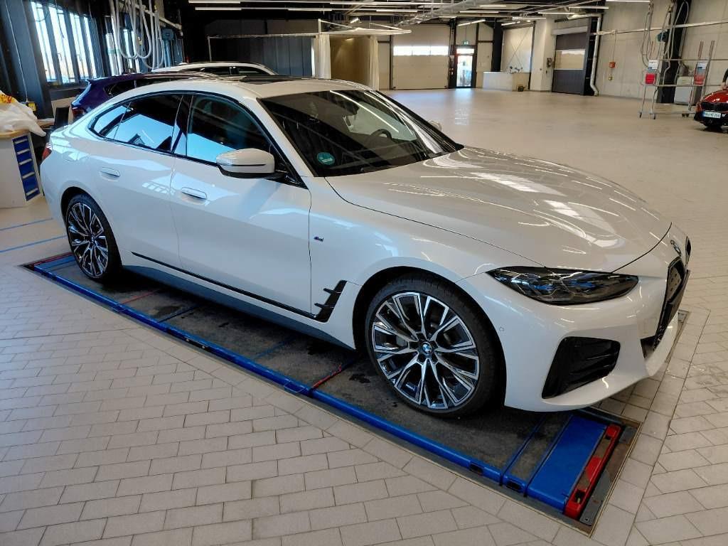 BMW 320 2024