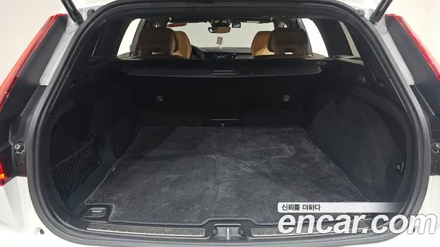 Volvo V60 2024