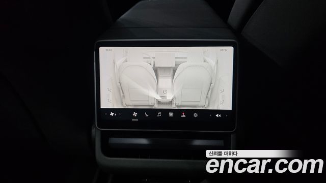 Tesla Model Y 2025