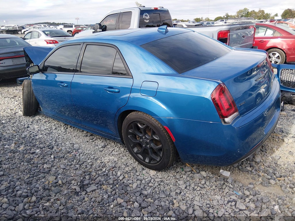 Chrysler 300 2022