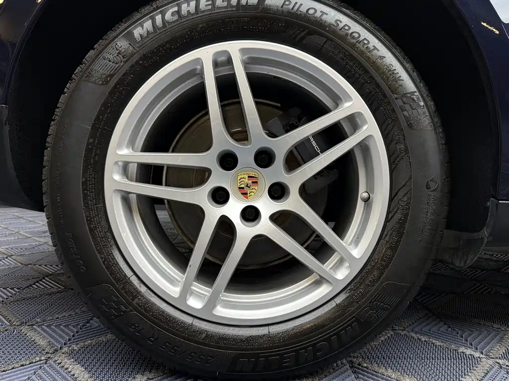 Porsche Macan 2021