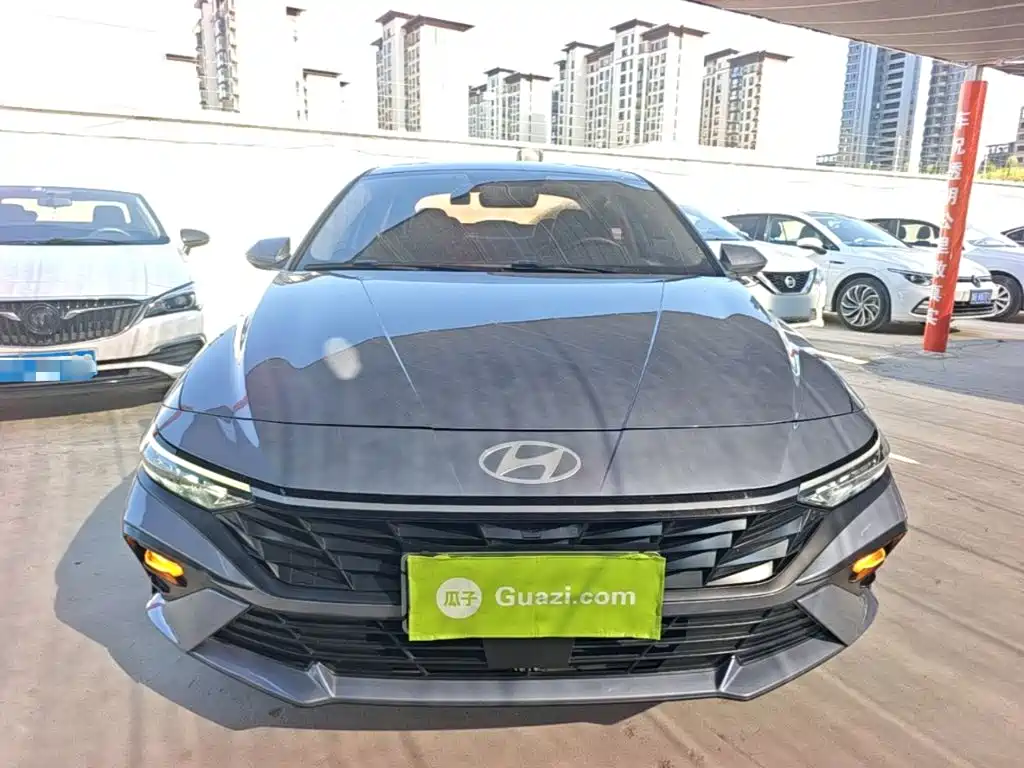 Hyundai Elantra 2024