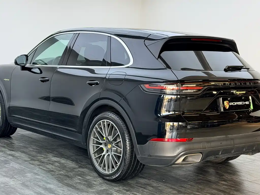 Porsche Cayenne 2021