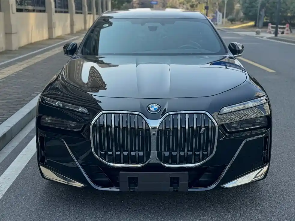 BMW i7 2024