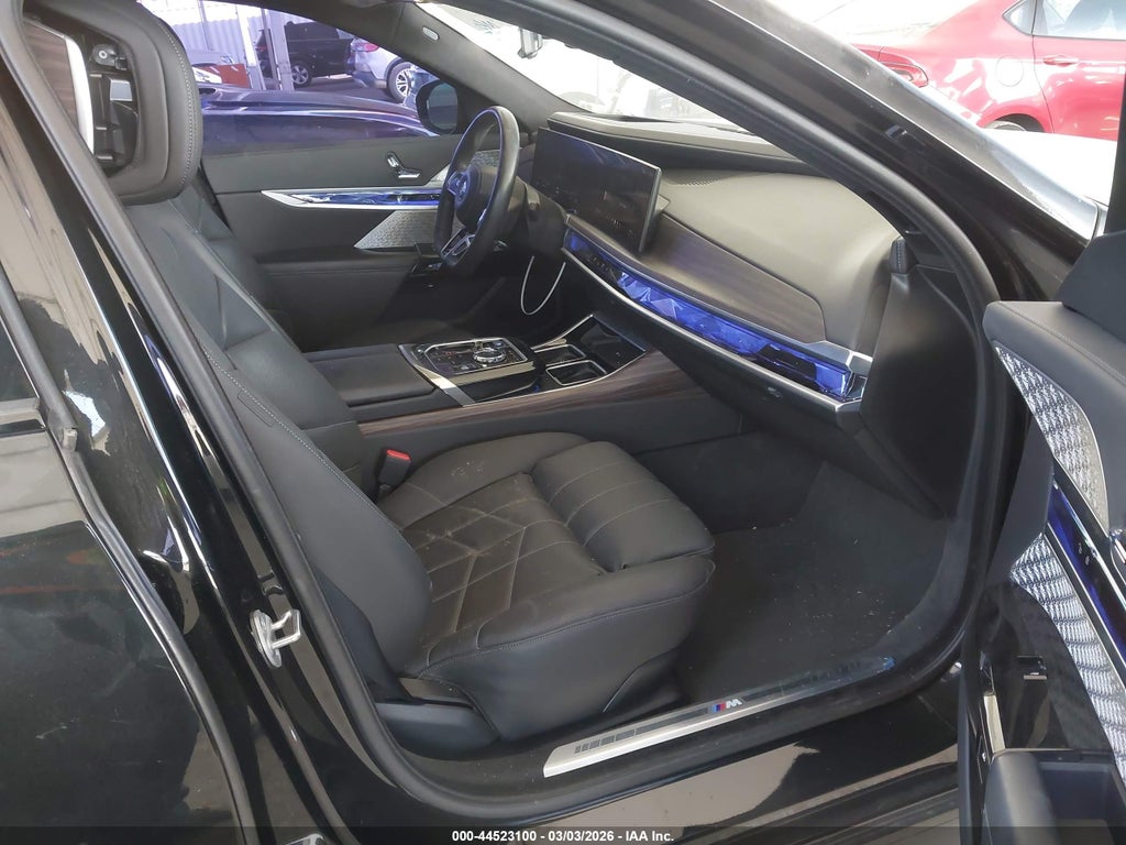 BMW i7 2024
